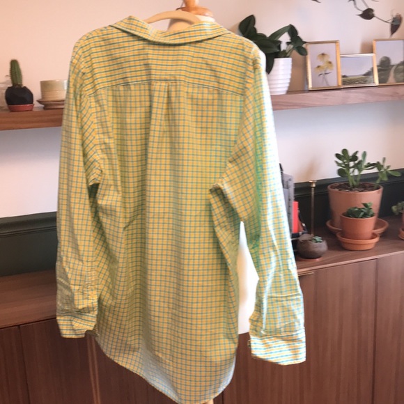 Banana Republic Non-Iron Classic Fit Button-Down Shirt - Picture 3 of 3